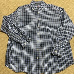 Vineyard vine Mens Medium blue and white plaid button down .excellent condition
